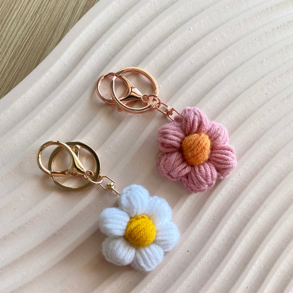 Puff Daisy Keychains