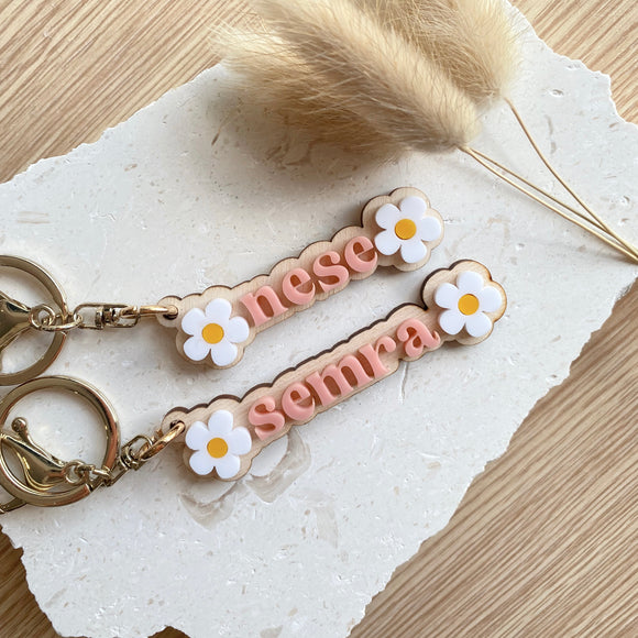 White daisy mini keychain